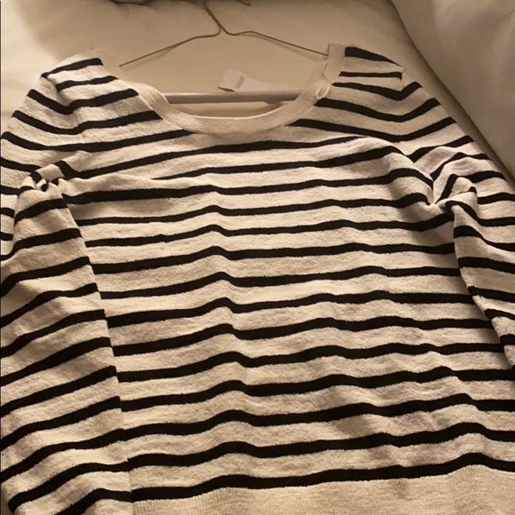 Top - Picture 2 of 3